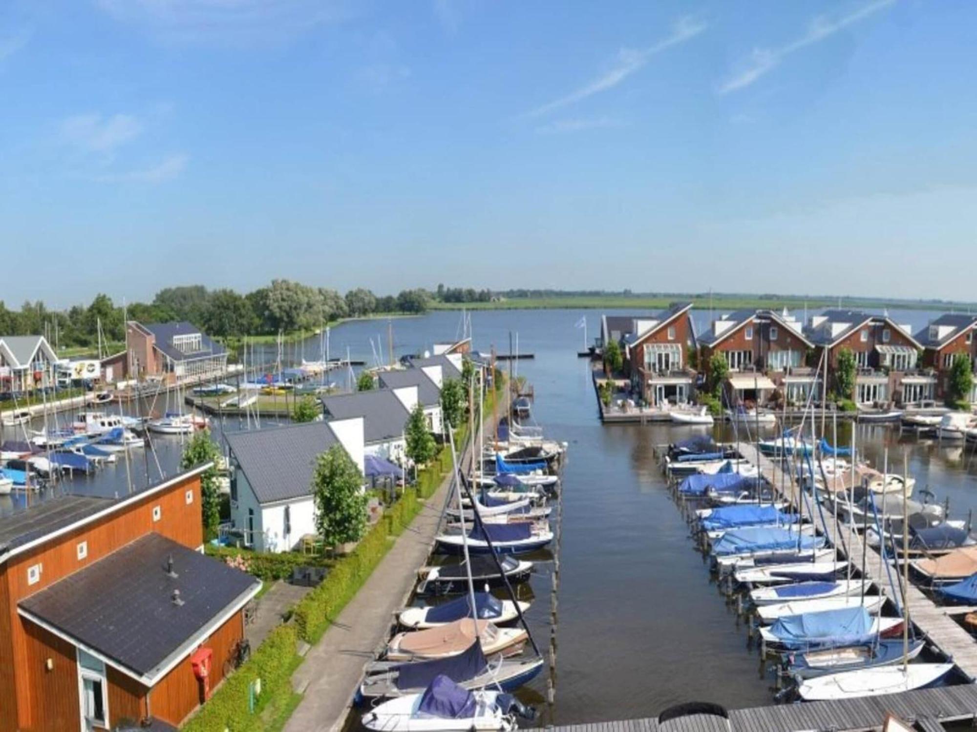 Modern Houseboat With Air Conditioning Located In Marina Uitgeest 외부 사진