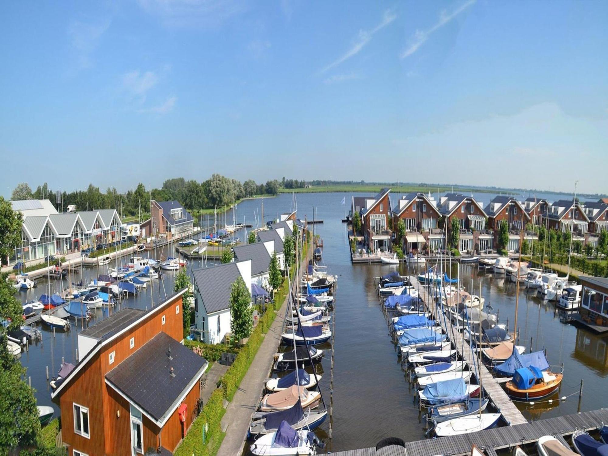 Modern Houseboat With Air Conditioning Located In Marina Uitgeest 외부 사진